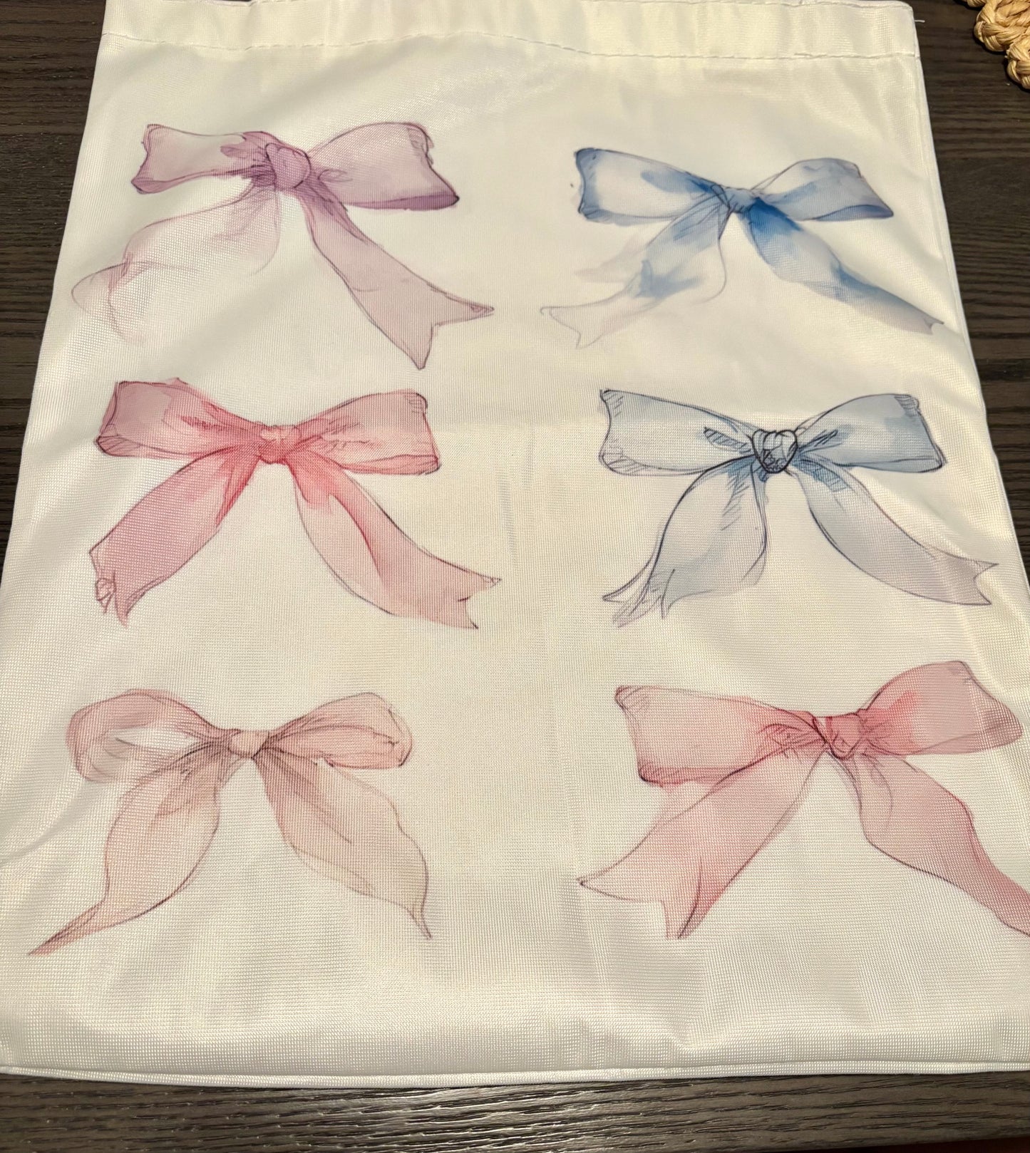 Bow totes